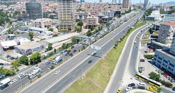 Avrasya Tüneli'nde oluşan trafik yoğunluğu havadan görüntülendi