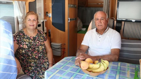 Avrupa'da 14 ülke gezen Çeliköz ailesinin 32 yıllık karavan tutkusu