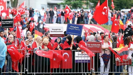 Avrupa'da 'Teröre Lanet Demokrasiye Davet' mitingleri