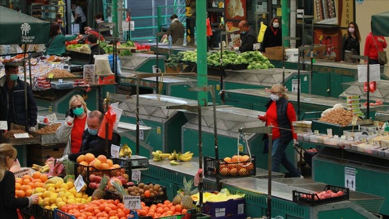 Avrupa ülkeleri Kovid-19 tedbirlerini kaldırmaya devam ediyor