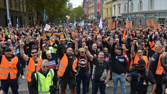 Avustralya'da çalışanlar ücret artışı için yürüdü
