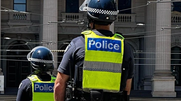 Avustralya'da polisin "gözaltındaki" yerli halk mensubu çocuğa sert muamelesi gündem
