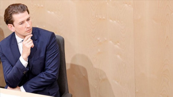 Avusturya’da eski Başbakan Kurz’un başörtüsü yasağı vaadine tepki