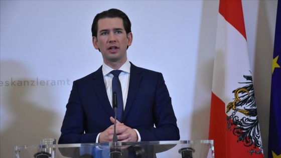 Avusturya'da eski başbakandan başörtüsü yasağı vaadi