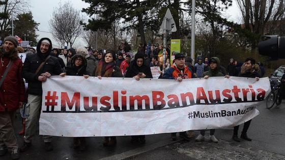 Avusturya’da ırkçılık karşıtı protesto