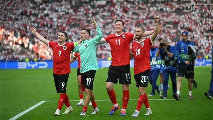 Avusturya, Polonya karşısında 3 puanı 3 golle aldı