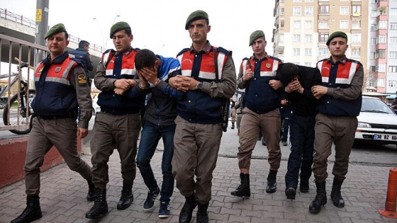 Ayak izleri 12 faili meçhul hırsızlığın zanlılarını ele verdi