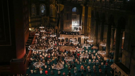 Ayasofya-i Kebir Cami-i Şerifi'nde akşam namazı kılındı