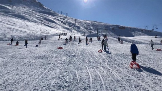 Aynı gün deniz ve kayak keyfi yapıyorlar