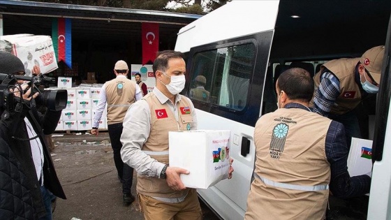 Azerbaycan'da Türk iş insanları ve hayır kurumlarından gıda yardımı