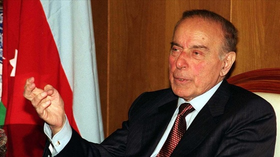 Azerbaycan'ın mimarı Haydar Aliyev