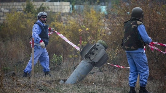 Azerbaycan'ın Terter kentine atılan patlamamış Smerch füzesi etkisiz hale getirildi