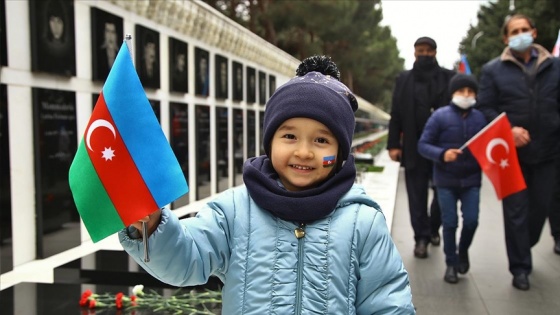 Azerbaycanlılar Laçın'ın işgalden kurtuluşunu kutluyor