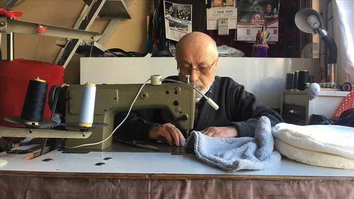 Baba mesleği terziliği 58 yıldır aynı titizlikle sürdürüyor