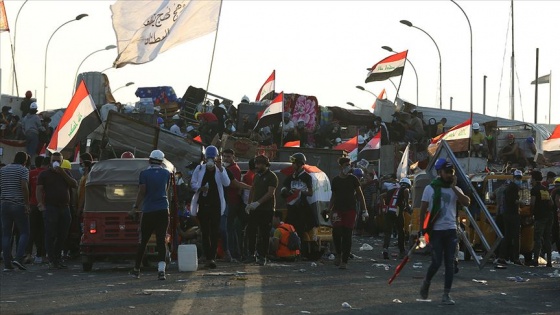 Bağdat’ta göstericiler Hıllani Meydanı ve Sinek Köprüsü’ne yeniden yerleşti