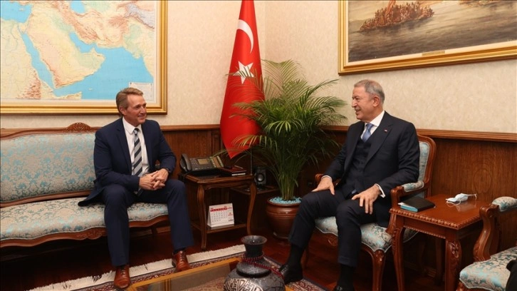 Bakan Akar, ABD'nin Ankara Büyükelçisi Jeffry Flake'i kabul etti