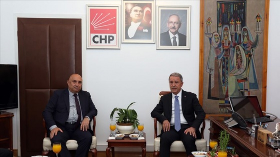 Bakan Akar'dan CHP'ye ziyaret