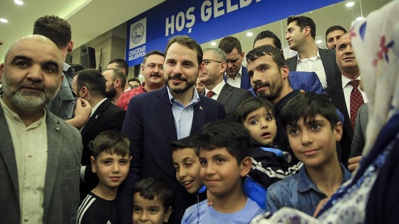 Bakan Albayrak vatandaşlarla bir araya geldi