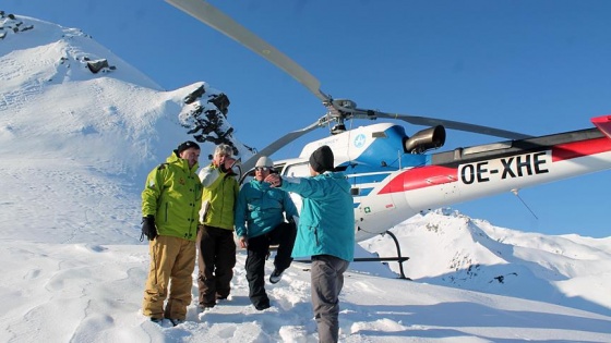 Bakan Bak, heliski sporunun merkezi Kaçkar Dağları'nı havadan inceledi