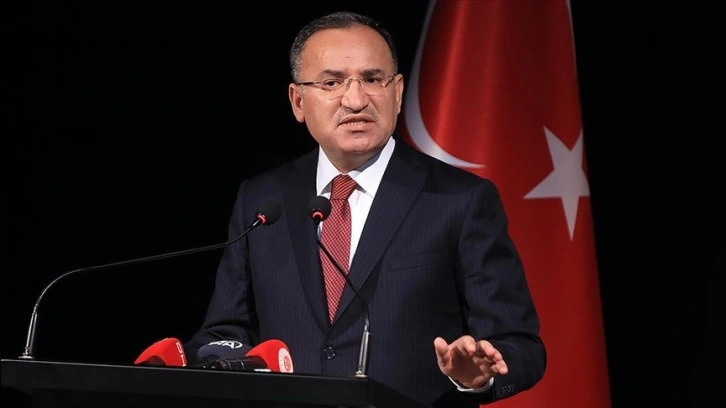 Bakan Bozdağ, başörtüsüne yönelik anayasa değişikliği çalışmalarıyla ilgili Kabine'de sunum yap