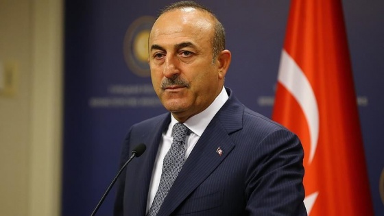 Bakan Çavuşoğlu, Kovid-19 aşısı geliştiren Prof. Dr. Şahin ve Dr. Türeci ile görüştü