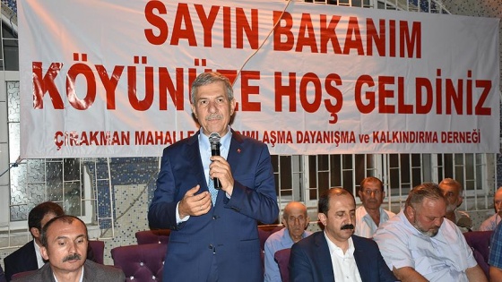 Bakan Demircan'a mahallesinde havai fişekli karşılama