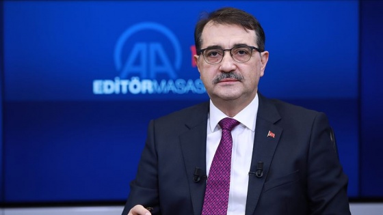 Bakan Dönmez: 2030'da Türkiye'de 1 milyonun üzerinde elektrikli otomobil olacağını öngörüy