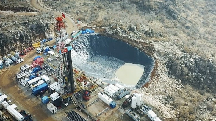 Bakan Dönmez günlük 100 bin varil petrol üretim hedefine yaklaşıldığını bildirdi