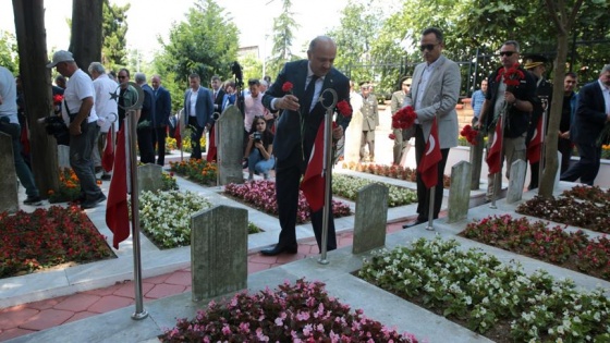 Bakan Işık şehitlikleri ziyaret etti