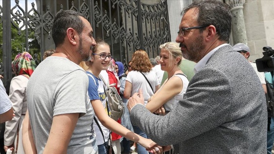 Bakan Kasapoğlu öğrencilere moral verdi