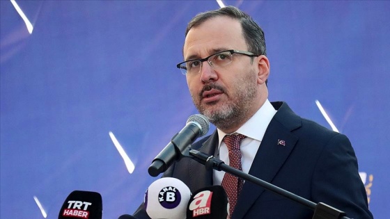 Bakan Kasapoğlu: Tesislerimiz, havuzlarımız 7/24 Ağrılıların hizmetinde olacak