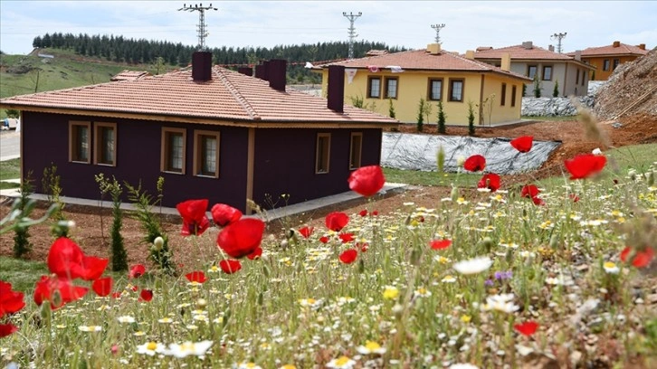 Bakan Kurum'dan Gaziantep Nurdağı'ndaki köy evlerine ilişkin paylaşım: