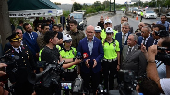 Bakan Soylu'dan sürücülere 'Telefonla konuşmayın' uyarısı