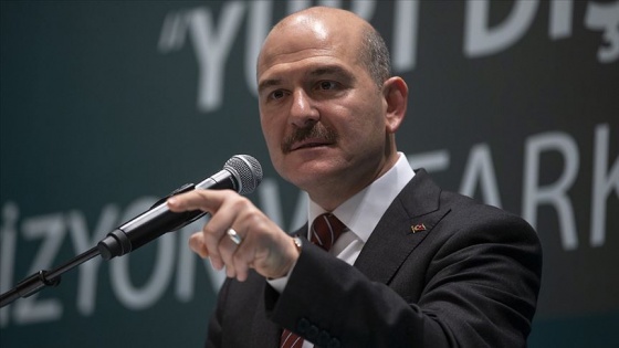 Bakan Soylu: İdlib'de son bir ayda 300 bini aşkın insan bombalarla yerinden edildi