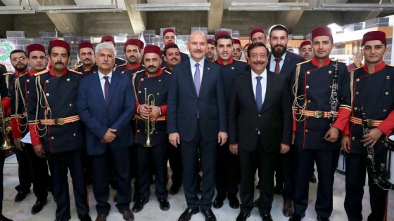 Bakan Soylu türkü söyledi