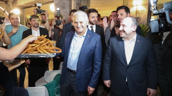 Bakan Varank'ın sahur davetinde Binali Yıldırım sürprizi