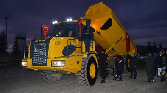 Bakan Varank 'sürücüsüz tarım aracı' ve 'kaya kamyonu'nu test etti