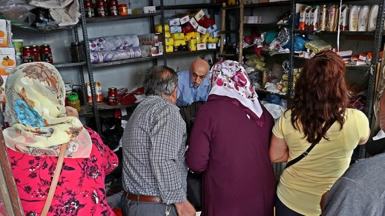 Bakkal Bayram'ın dükkanında 'bayram' var