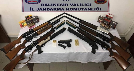 Balıkesir'de jandarmadan silah operasyonu