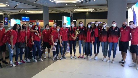 Balkan şampiyonu Türk Hava Yolları Kadın Voleybol Takımı yurda döndü