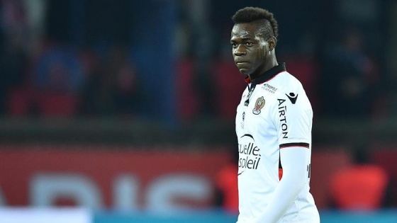 Balotelli'den taraftarların ırkçı hareketlerine tepki