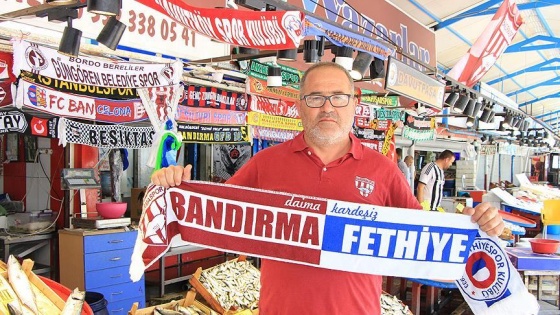 Bandırmalı balıkçının 'taraftar atkısı' koleksiyonu