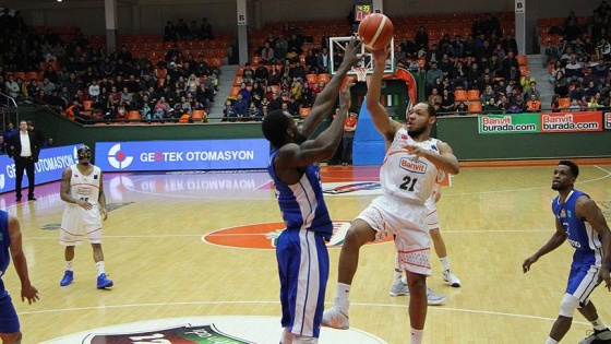 Banvit, averajla zirvede