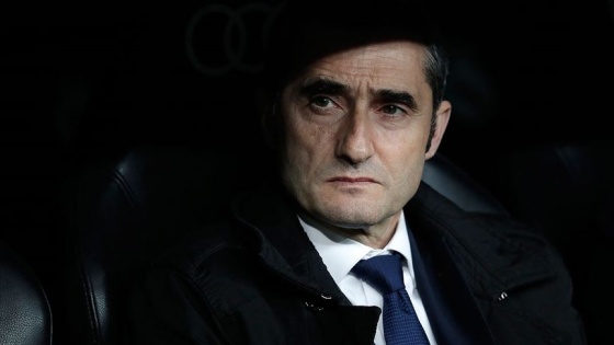 Barcelona Ernesto Valverde'yi görevden aldı