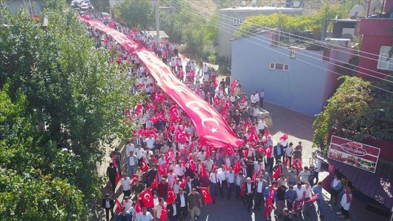 Barış Pınarı Harekatı'na katılan Mehmetçik'e destek yürüyüşü