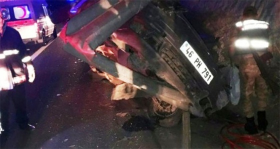 Bariyerlere saplanan aracın sürücüsü hayatını kaybetti