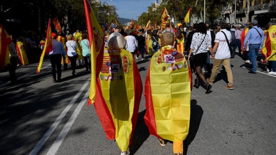Barselona'da bu kez bağımsızlık karşıtları gösteri yaptı