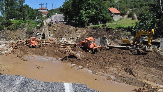 Bartın'da sel sonrası başlatılan çalışmalar devam ediyor