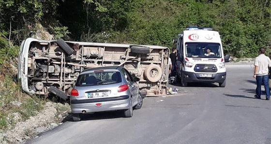 Bartın’da yolcu minibüsü devrildi: 8 yaralı