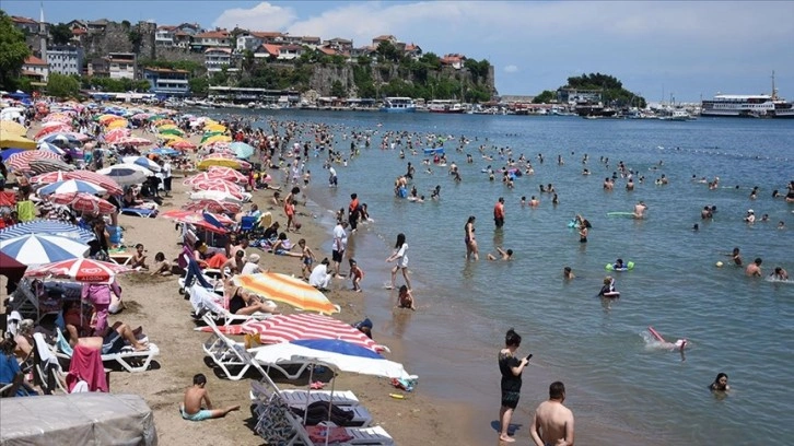 Bartın'da olumsuz hava şartları sebebiyle denize girmek yasaklandı